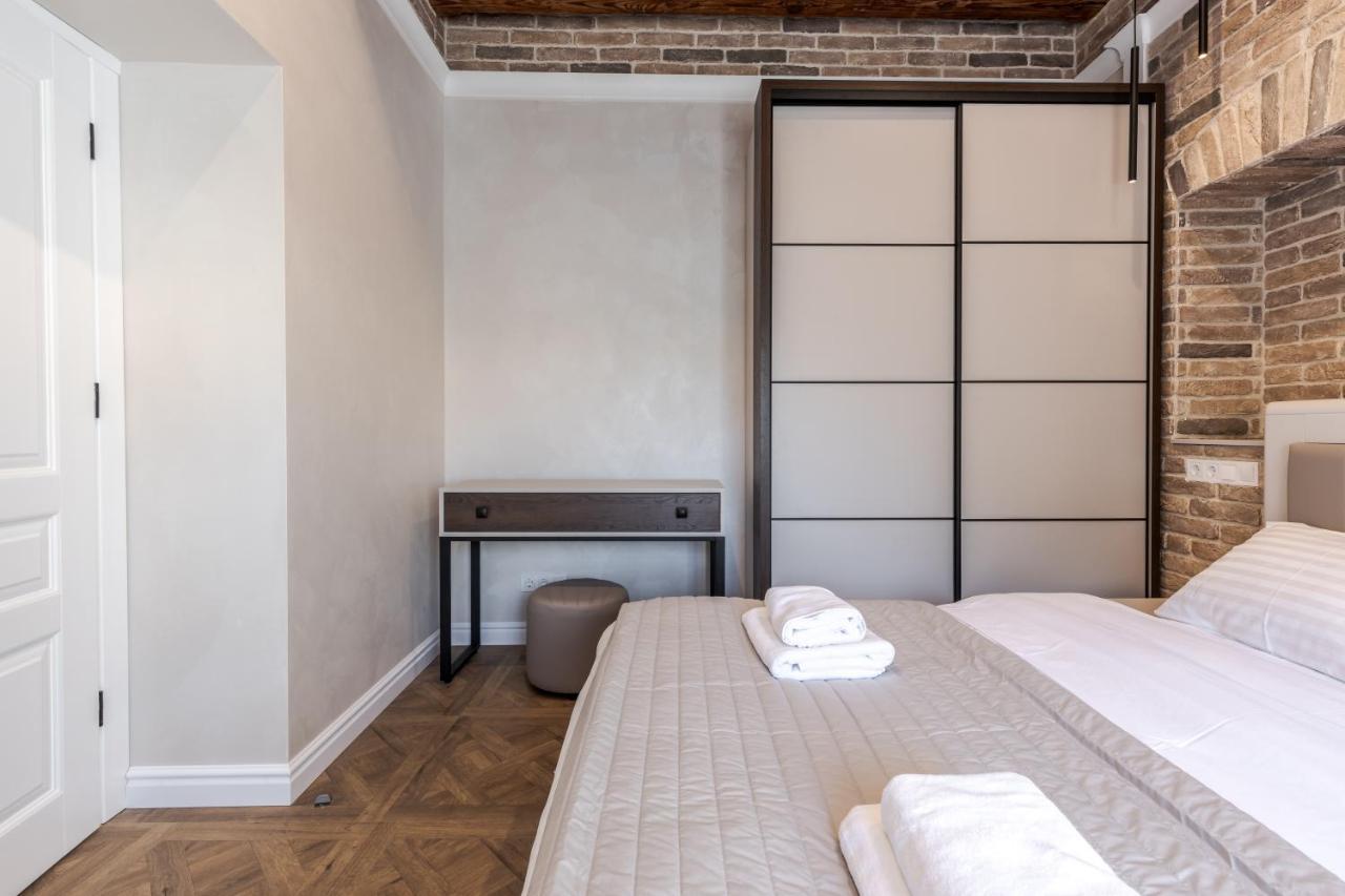 View On Rynok Square Apartments Lviv Ngoại thất bức ảnh