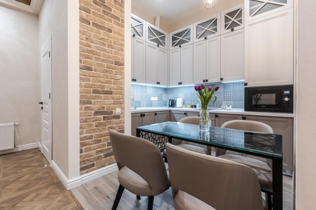 View On Rynok Square Apartments Lviv Ngoại thất bức ảnh